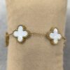 Pulsera cinco tréboles grandes blancos