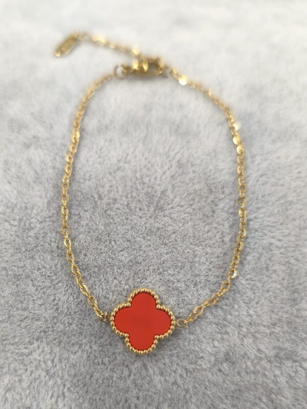 Pulsera trébol rojo