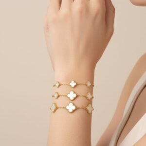 Pulseras cinco tréboles blancos