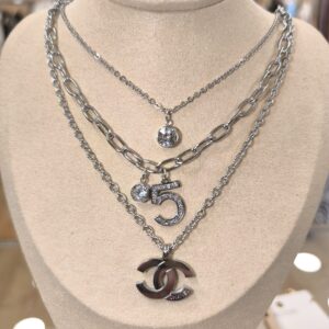 Collar de tres cadenas