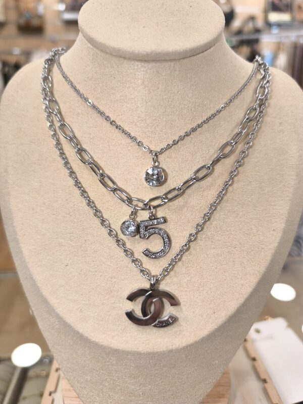 Collar de tres cadenas