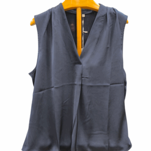 Blusa sin mangas color azul marino