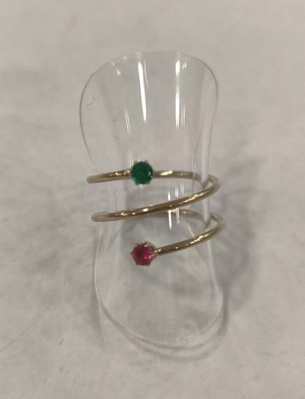 Anillo espiral verde y rojo