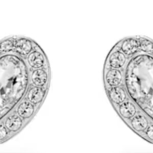 Pendientes forma corazón blancos