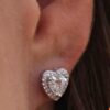 Pendientes forma corazón blancos