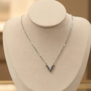 Collar Valentino plateado